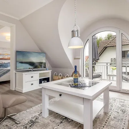 Ostseesegler Zingst